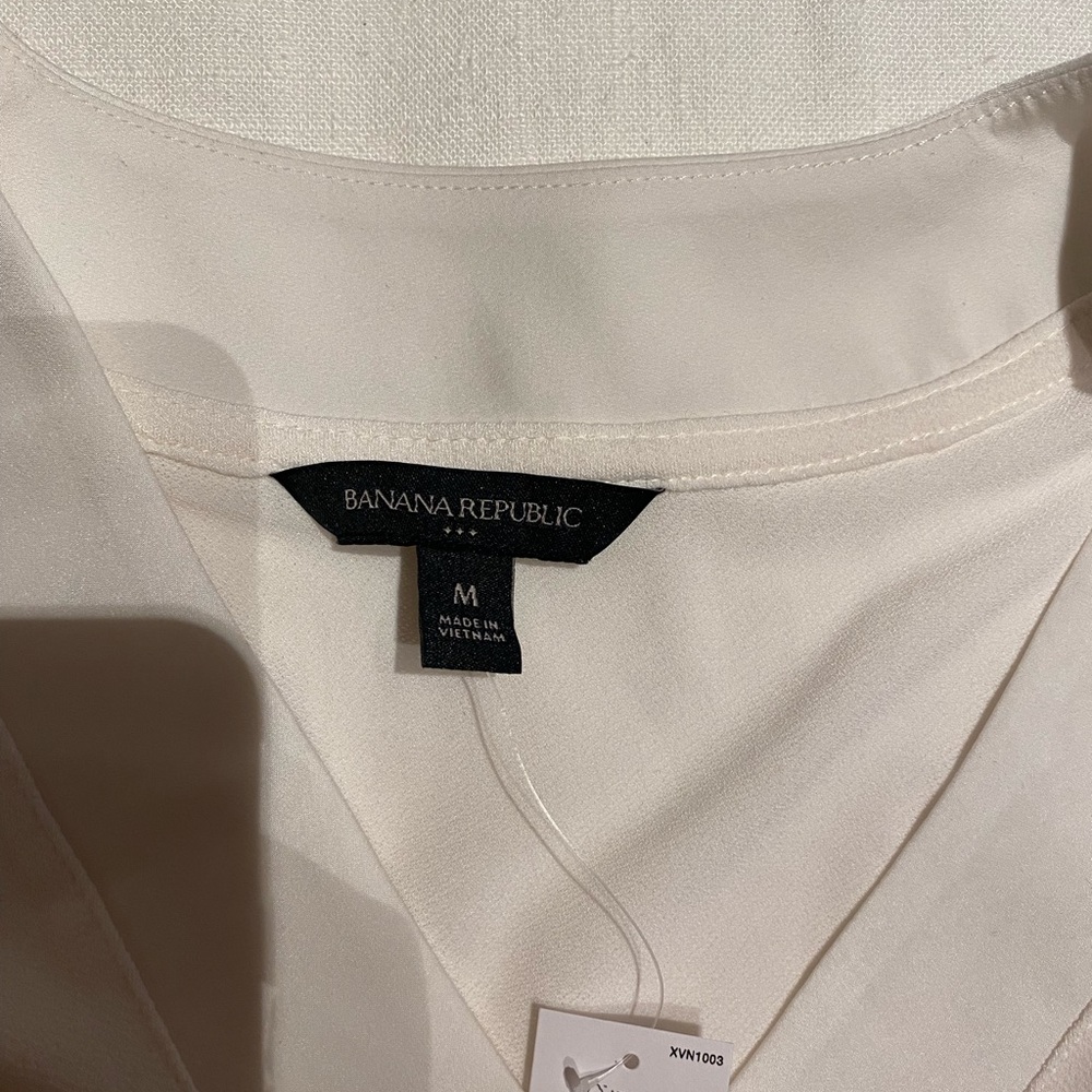 White banana republic shirt